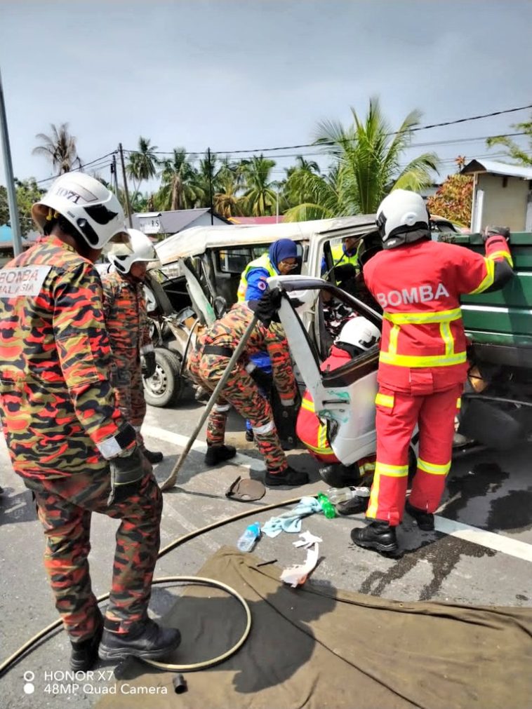 Pegawai polis, tentera maut kemalangan 1 20230518 081932