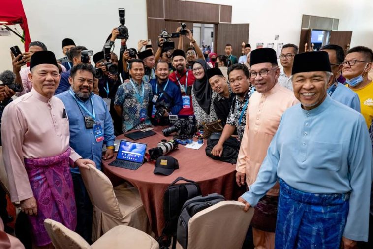 Kerajaan komited jamin kebebasan, media terbuka 1 FB IMG 1682925894318