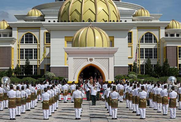839 terima darjah kebesaran, bintang dan pingat sempena Hari Keputeraan Rasmi YDP Agong 1 51685936681 TBIstanaNegara
