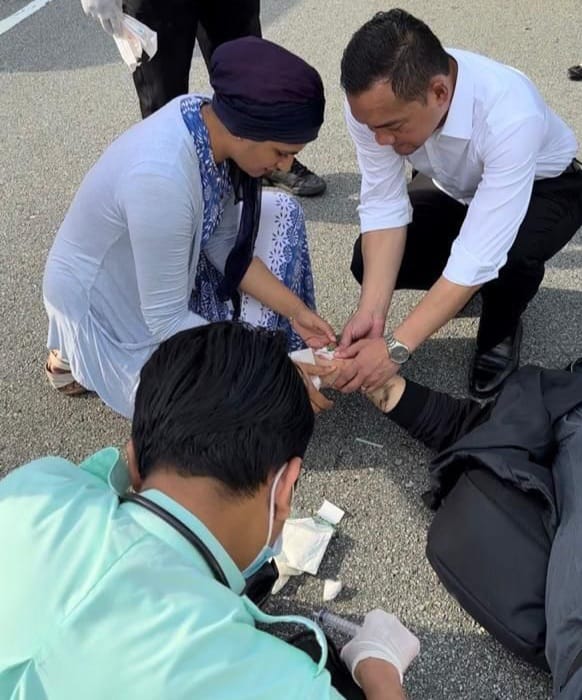 MB Johor bantu penunggang motosikal kemalangan 1 IMG 20230619 WA0026