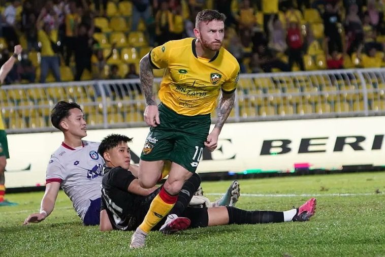 Sang Kenari tumbangkan Sang Badak 1 IMG 20230603 072001 6 x 4 inch