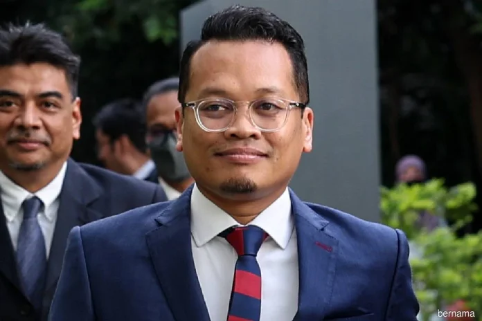 nik nazmi2