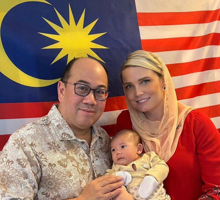 Warga maya teruja lihat foto putera sulung Tengku Mahkota Kelantan 1 9f0ea501 0f37 41a3 b625 3a7c99b0cc26