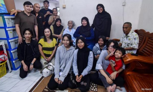 Tuah Goh tak sunyi, bangga ditemani anak cucu pelbagai agama 1 s600